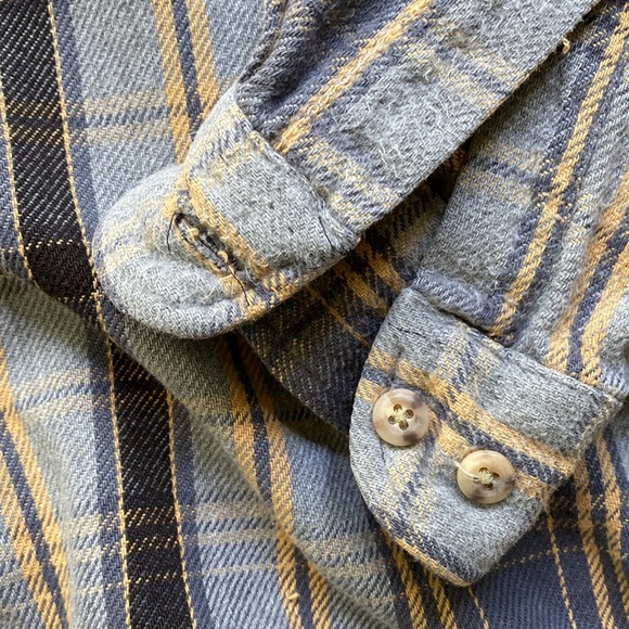 Carhartt Vintage Worn Men’s Flannel Button Down Shirt size Large - Picture 6 of 16